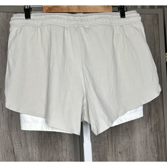 Athleta Shorts Size 12 Crest 2 in 1 Athletic Grey and White Pockets - Picture 5 of 7
